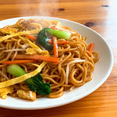 chow mein fried noodles
